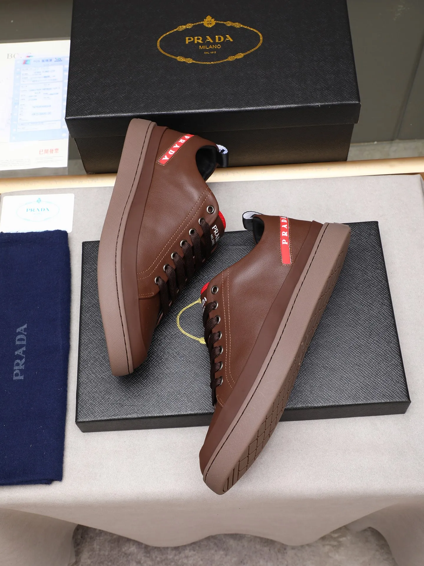 Men's shoes💰420💰 Brand: PRADA (Prada) Standard code: Men's code 38–44 (45 can be customized) Material: Original cowhide, breathable sheep lining Special outsole Style category: Men's fashionable casual sneakers Low-key luxury! Color: actual picture color
